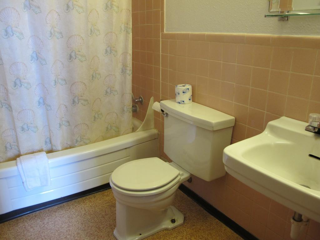 Economy Inn Онтэрио Номер фото
