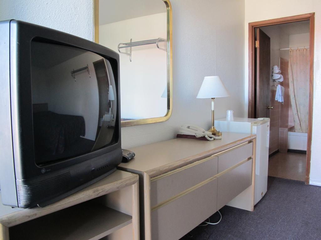 Economy Inn Онтэрио Номер фото